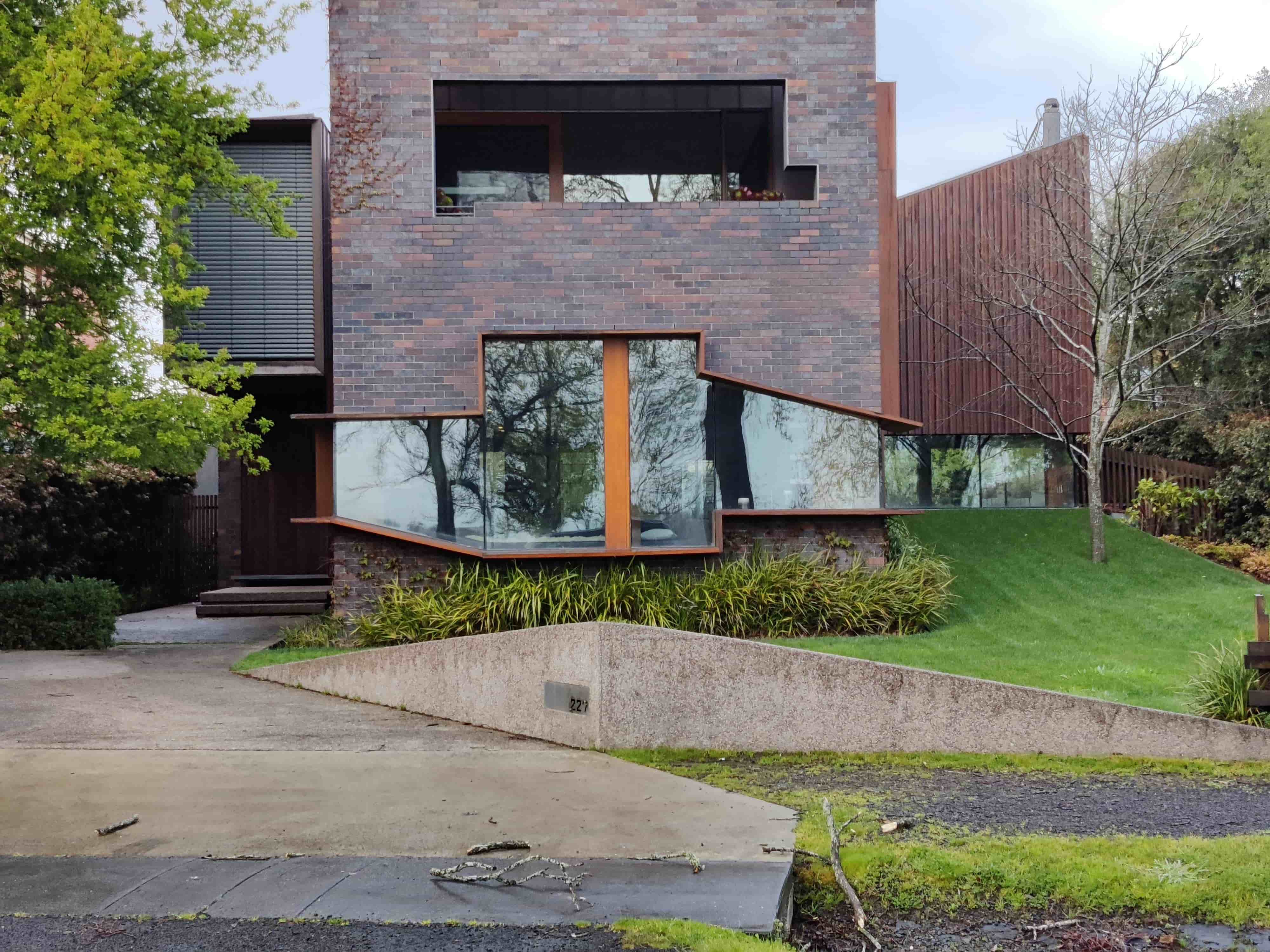 Australian suburban home representing opportunities for those looking to start a career in real estate in Australia.